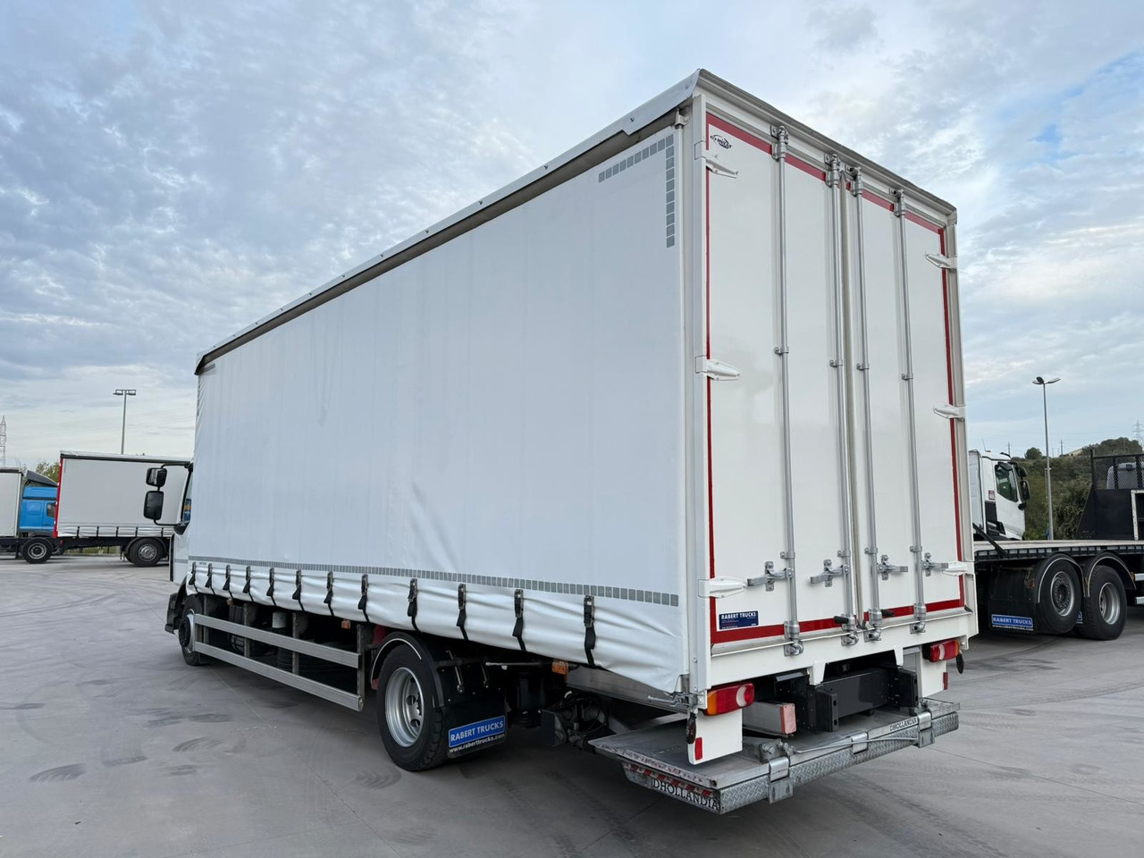 RENAULT D12.240 E6 (Tauliner) - Kamion sa ceradom: slika 4 RENAULT D12.240 E6 (Tauliner) - Kamion sa ceradom: slika 4