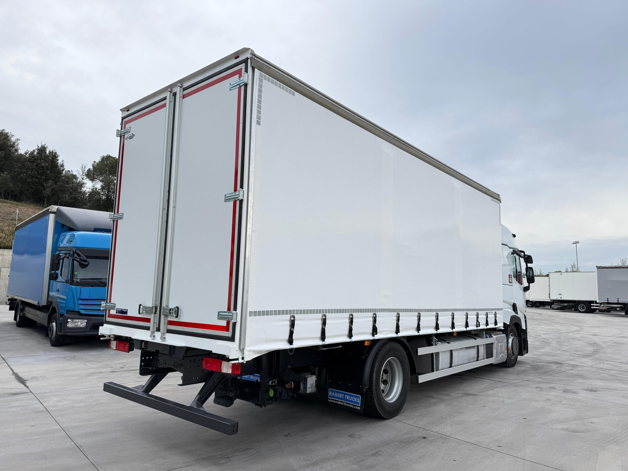 RENAULT T430 E6 (Tauliner) - Kamion sa ceradom: slika 4 RENAULT T430 E6 (Tauliner) - Kamion sa ceradom: slika 4