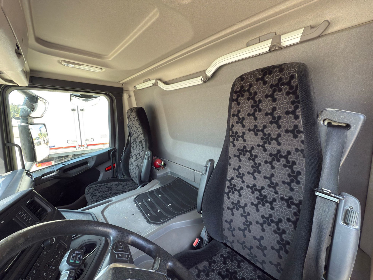 Kamion sa zatvorenim sandukom SCANIA P360 E6 (VAN): slika 6 Kamion sa zatvorenim sandukom SCANIA P360 E6 (VAN): slika 6