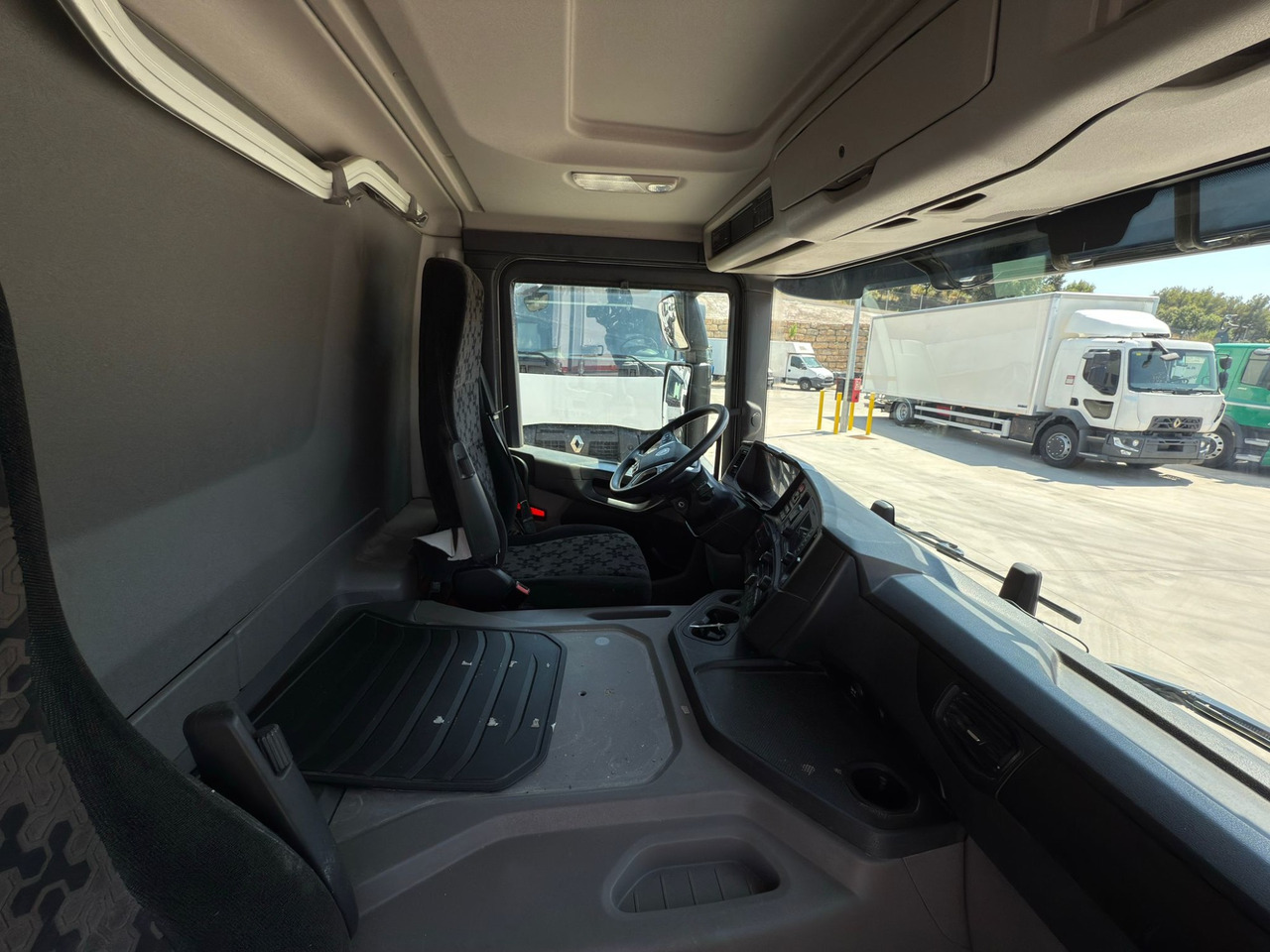 Kamion sa zatvorenim sandukom SCANIA P360 E6 (VAN): slika 8 Kamion sa zatvorenim sandukom SCANIA P360 E6 (VAN): slika 8