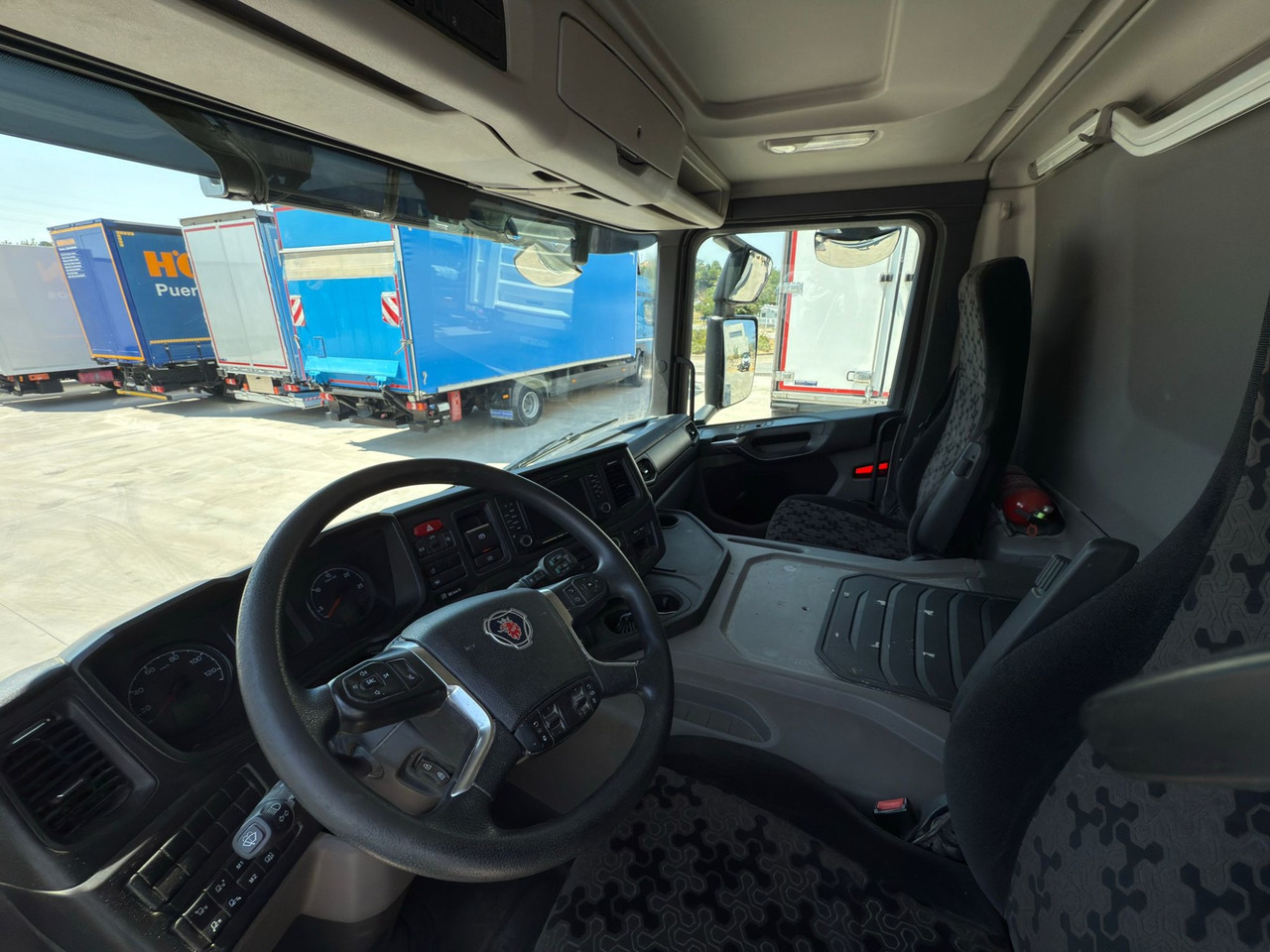 SCANIA P360 E6 (VAN) - Kamion sa zatvorenim sandukom: slika 5 SCANIA P360 E6 (VAN) - Kamion sa zatvorenim sandukom: slika 5