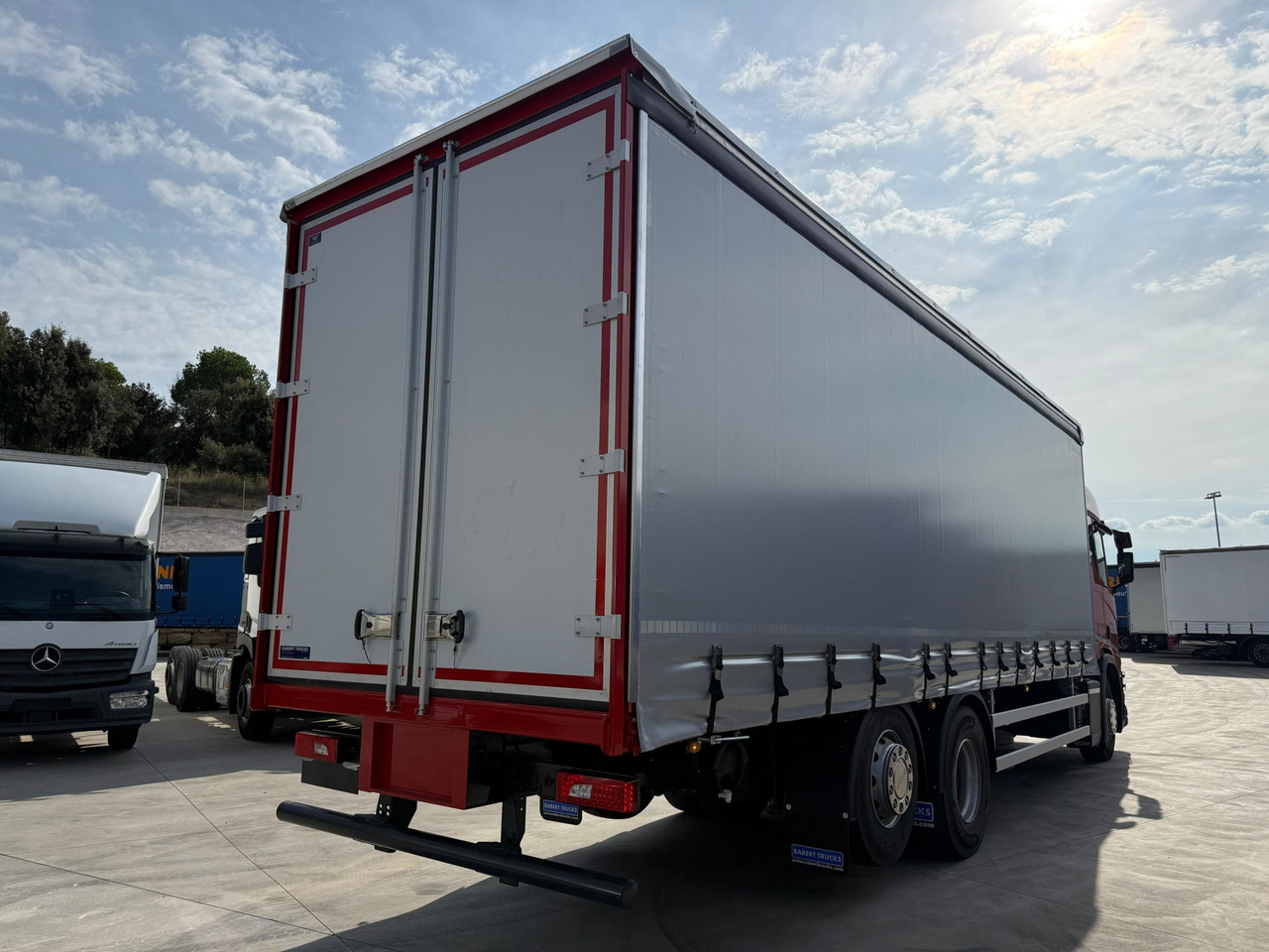 SCANIA R450 E6 (Tauliner) - Kamion sa ceradom: slika 3 SCANIA R450 E6 (Tauliner) - Kamion sa ceradom: slika 3