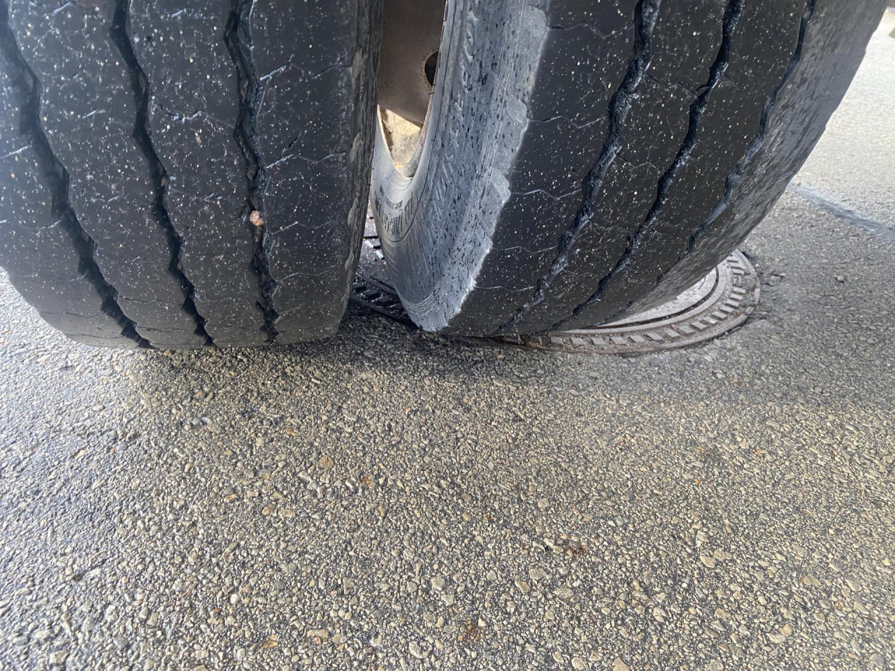 Kamion sa golom šasijom i zatvorenom kabinom SCANIA R 440 CB6x4HSA: slika 7 Kamion sa golom šasijom i zatvorenom kabinom SCANIA R 440 CB6x4HSA: slika 7