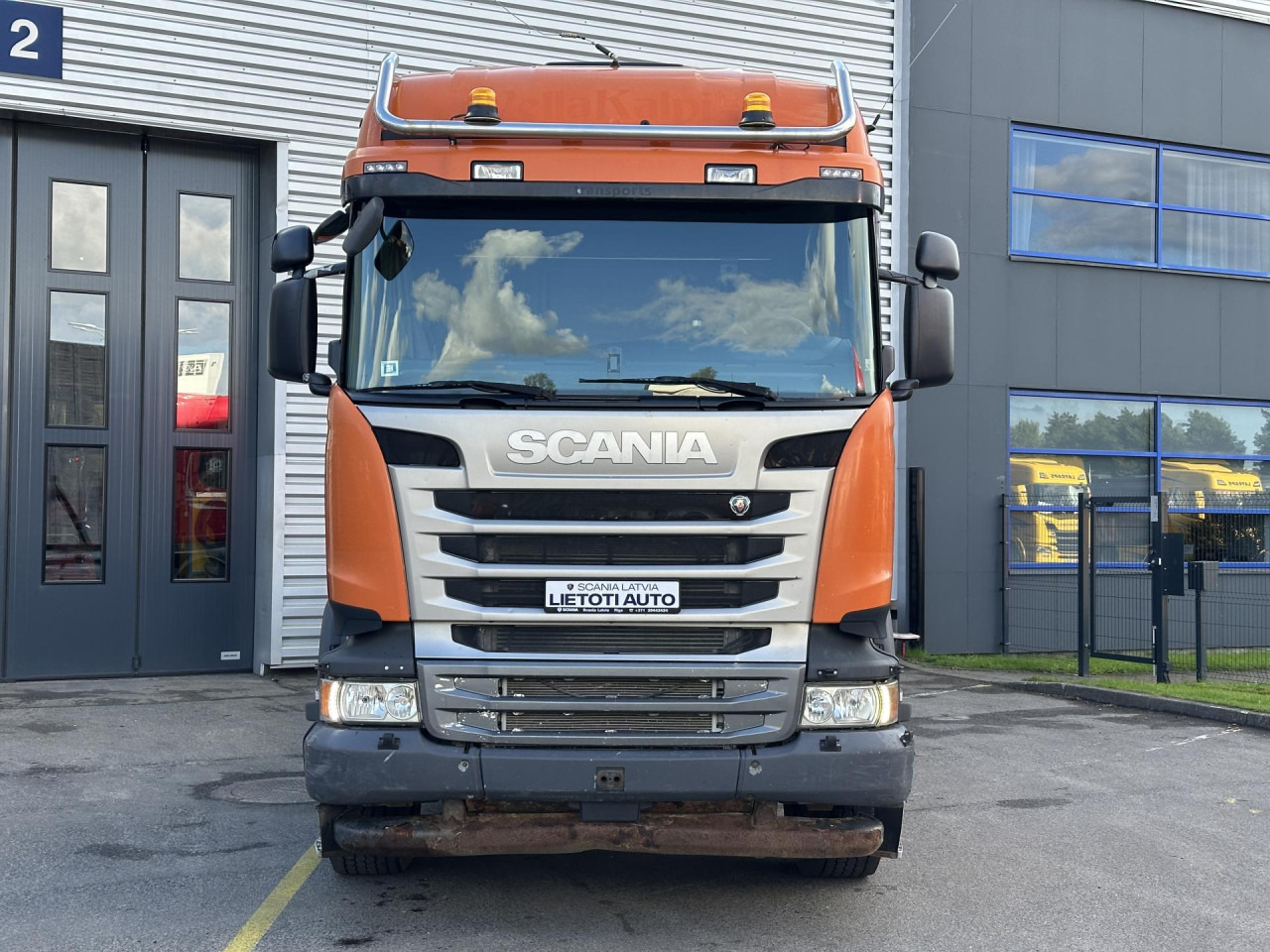 SCANIA R 450 CB6x4HHZ - Kamion sa golom šasijom i zatvorenom kabinom: slika 3 SCANIA R 450 CB6x4HHZ - Kamion sa golom šasijom i zatvorenom kabinom: slika 3