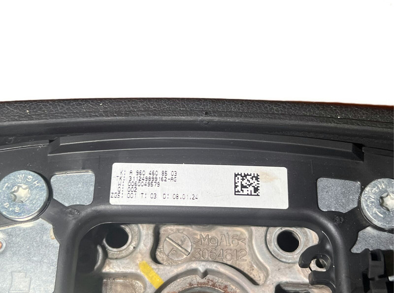 Mercedes-Benz MP5 - Volan: slika 4 Mercedes-Benz MP5 - Volan: slika 4