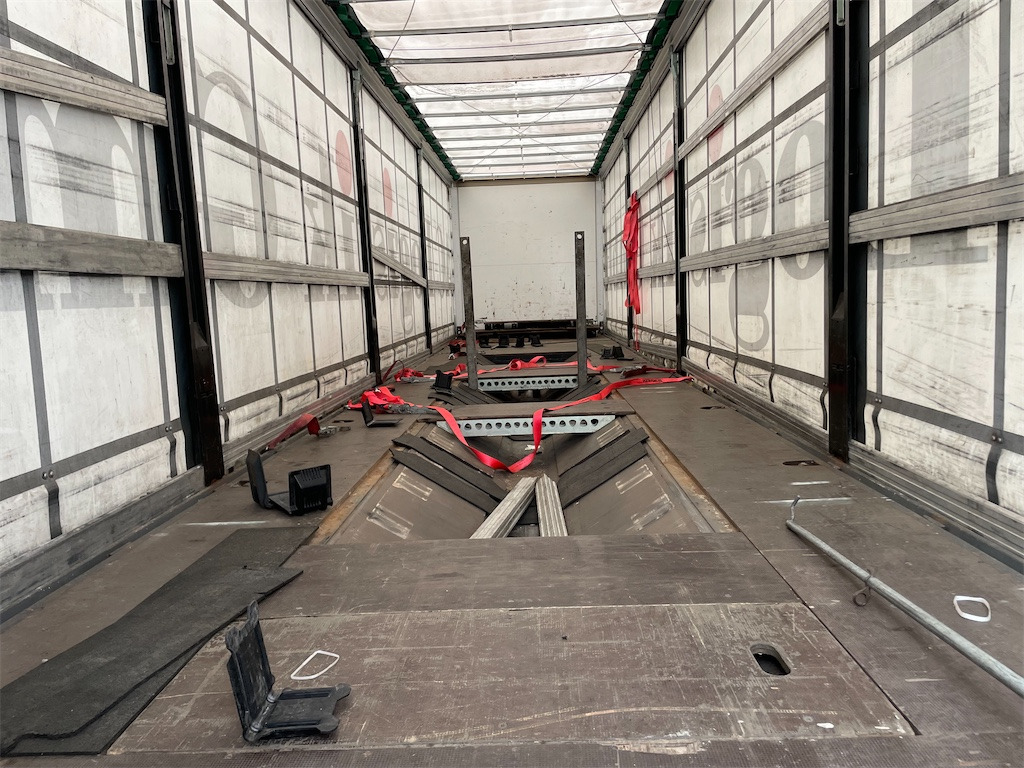 Poluprikolica sa ceradom Berger SAPL24 Edscha (2022): slika 16