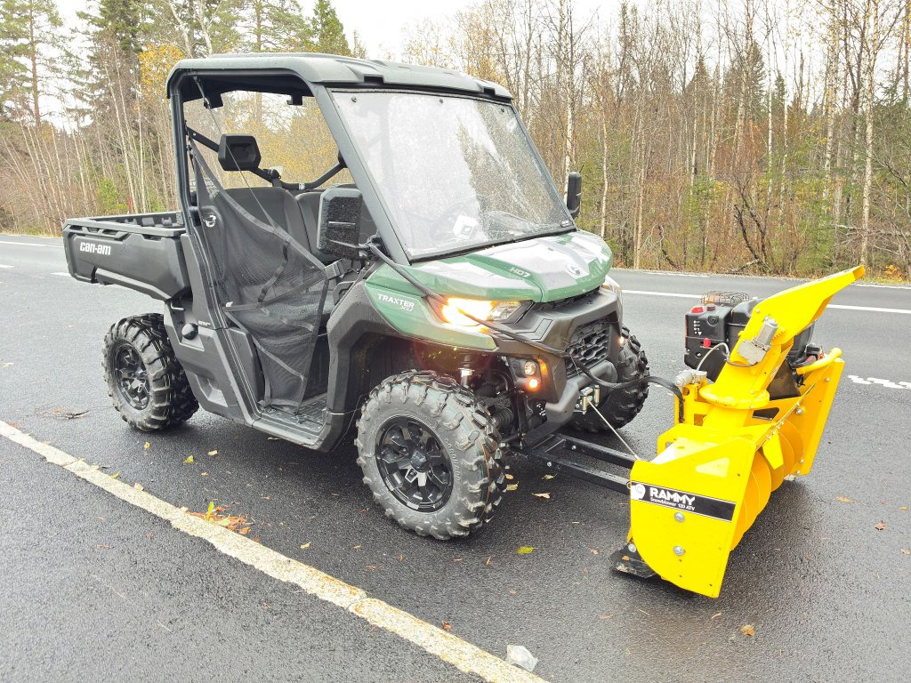 Can-Am Traxter XU (side-by-side) - ATV/ Četvorotočkaš: slika 3 Can-Am Traxter XU (side-by-side) - ATV/ Četvorotočkaš: slika 3