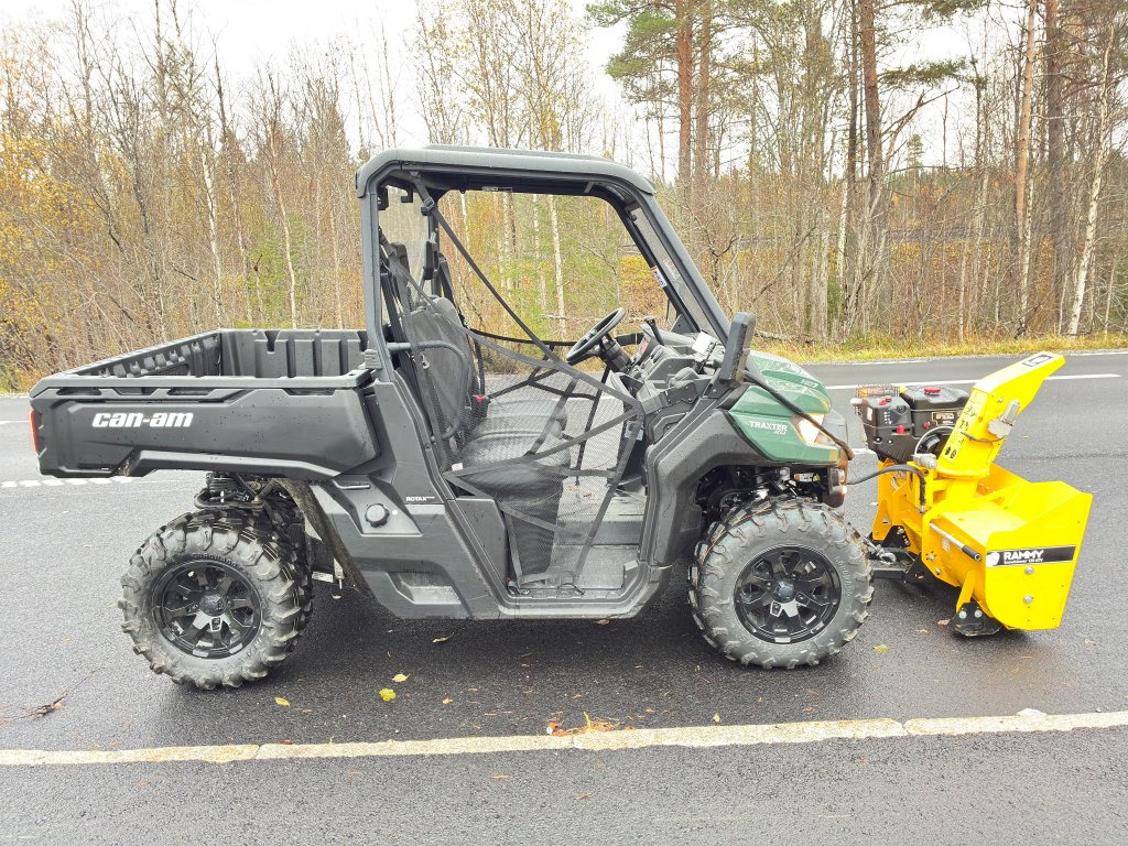 Can-Am Traxter XU (side-by-side) - ATV/ Četvorotočkaš: slika 4 Can-Am Traxter XU (side-by-side) - ATV/ Četvorotočkaš: slika 4