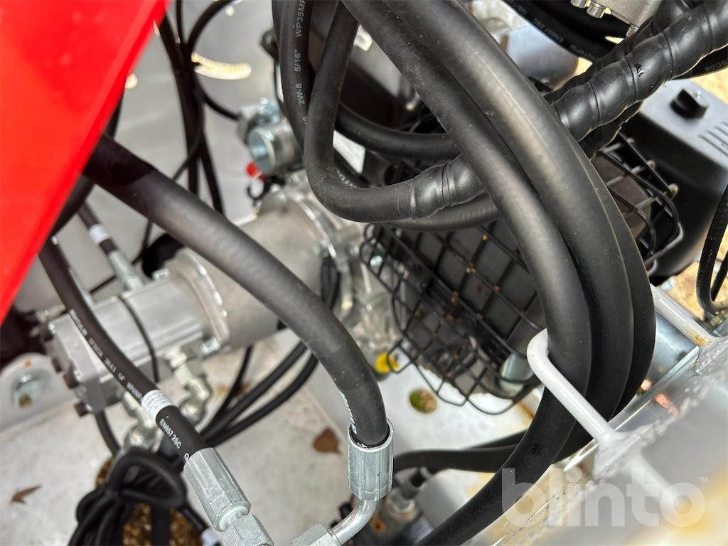 Mini utovarivač ForceDrive Skis Steer Loader (2025): slika 26