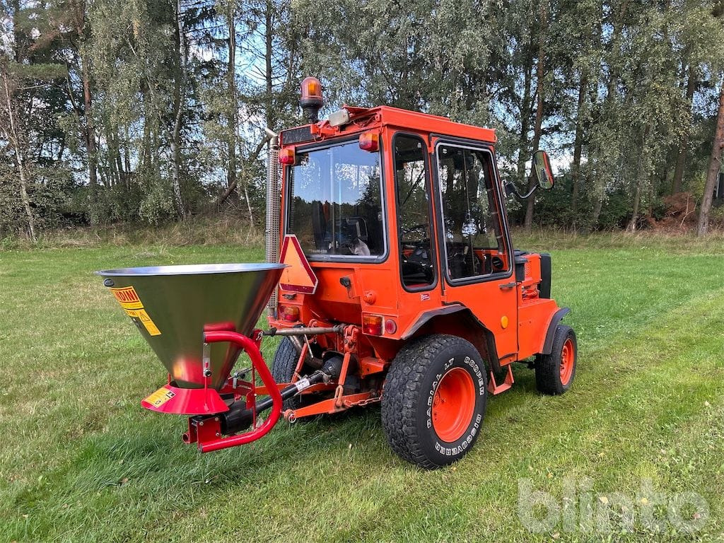 HOLDER P70C-460 - Komunalni traktor: slika 5 HOLDER P70C-460 - Komunalni traktor: slika 5