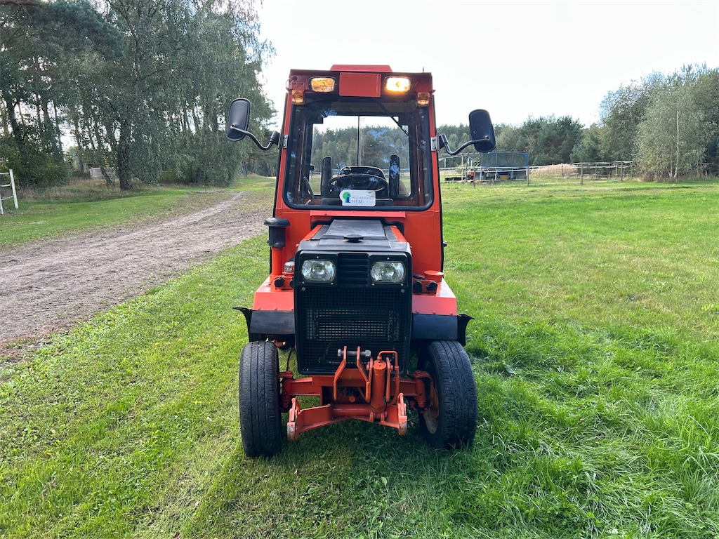 HOLDER P70C-460 - Komunalni traktor: slika 2 HOLDER P70C-460 - Komunalni traktor: slika 2