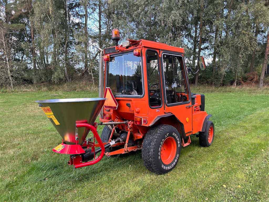 HOLDER P70C-460 - Komunalni traktor: slika 5 HOLDER P70C-460 - Komunalni traktor: slika 5