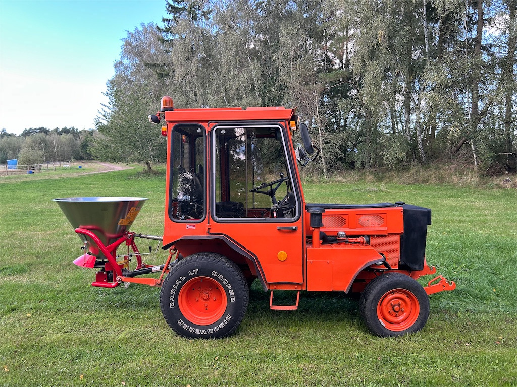 HOLDER P70C-460 - Komunalni traktor: slika 4 HOLDER P70C-460 - Komunalni traktor: slika 4