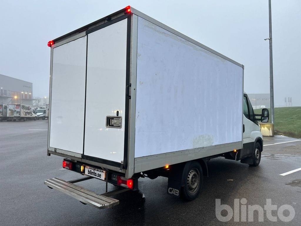 Iveco Daily 35-140 - Carrier Pulsor 400 - Dostavno vozilo hladnjača: slika 5 Iveco Daily 35-140 - Carrier Pulsor 400 - Dostavno vozilo hladnjača: slika 5