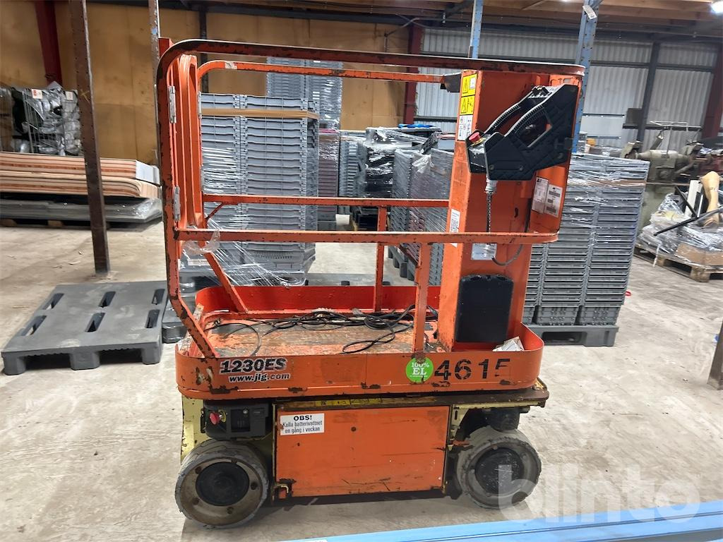 JLG 1230ES - Jarbolna penjajuća platforma: slika 1 JLG 1230ES - Jarbolna penjajuća platforma: slika 1