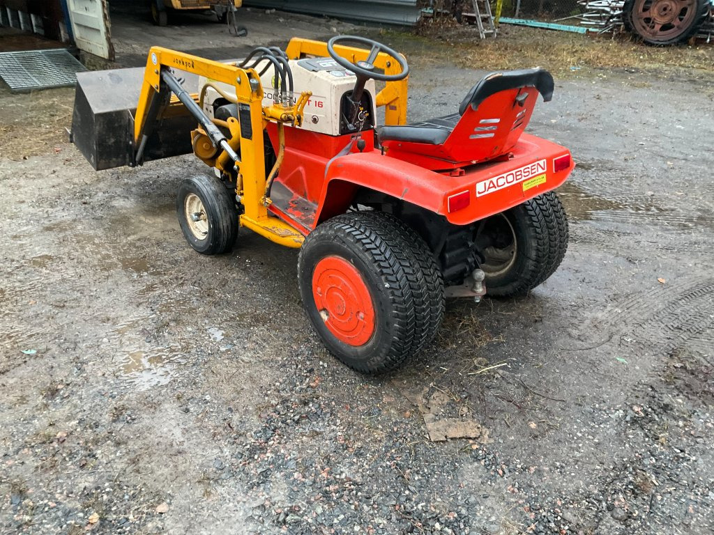 Jacobsen GT 16 Hydro - Mali traktor: slika 3 Jacobsen GT 16 Hydro - Mali traktor: slika 3