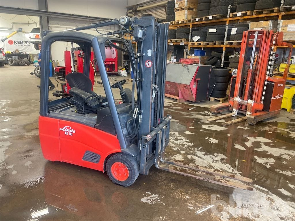 Linde E16C - Viljuškar: slika 2 Linde E16C - Viljuškar: slika 2