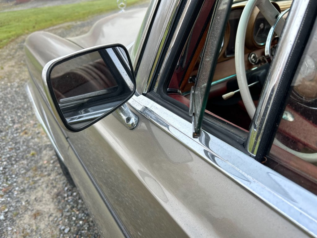 Automobil Mercedes Benz 220 SE B C: slika 43