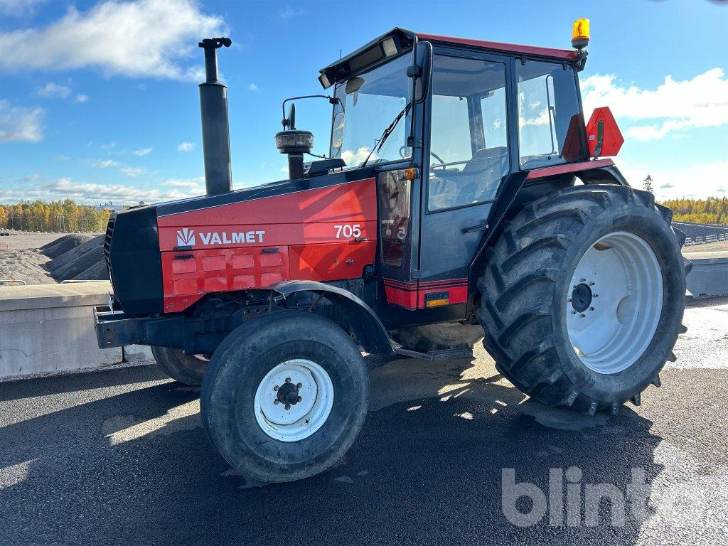 VALMET 705 - Traktor: slika 1 VALMET 705 - Traktor: slika 1