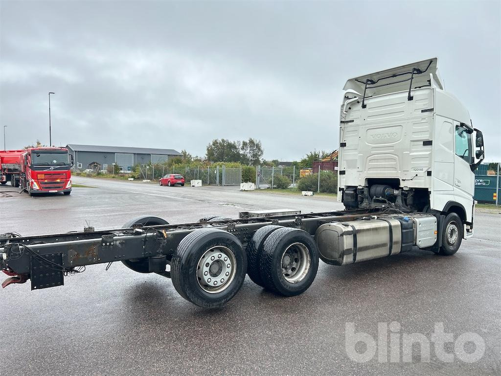 VOLVO FH 6x2 - Kamion sa golom šasijom i zatvorenom kabinom: slika 5 VOLVO FH 6x2 - Kamion sa golom šasijom i zatvorenom kabinom: slika 5