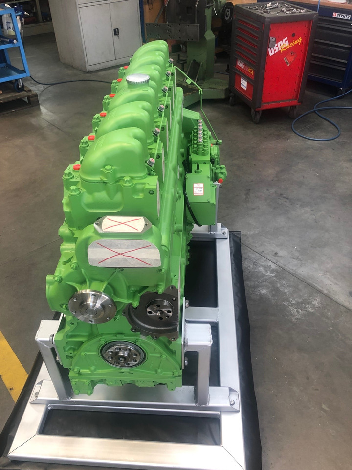 MOTORE SEMI-COMPLETO MAN D2866LE401 / D2866 LE401 - D2866LE402 / D2866 LE402 - D2866LE403 / D2866 LE403 - D2866LE405 / D2866 LE405 - Motor: slika 2 MOTORE SEMI-COMPLETO MAN D2866LE401 / D2866 LE401 - D2866LE402 / D2866 LE402 - D2866LE403 / D2866 LE403 - D2866LE405 / D2866 LE405 - Motor: slika 2