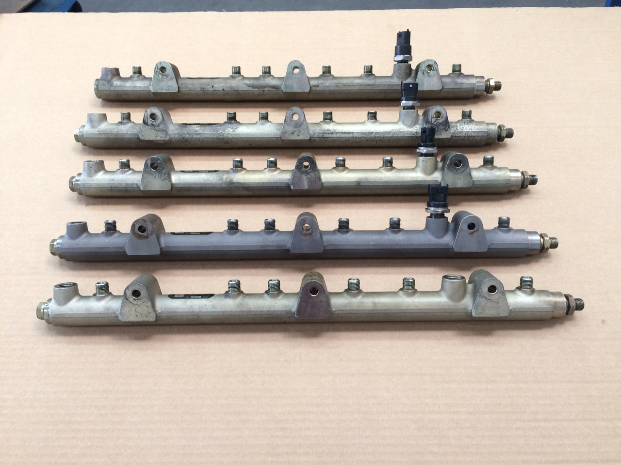 TUBO PRESSIONE COMMON RAIL MAN 51103116054 - Sistem goriva: slika 4 TUBO PRESSIONE COMMON RAIL MAN 51103116054 - Sistem goriva: slika 4