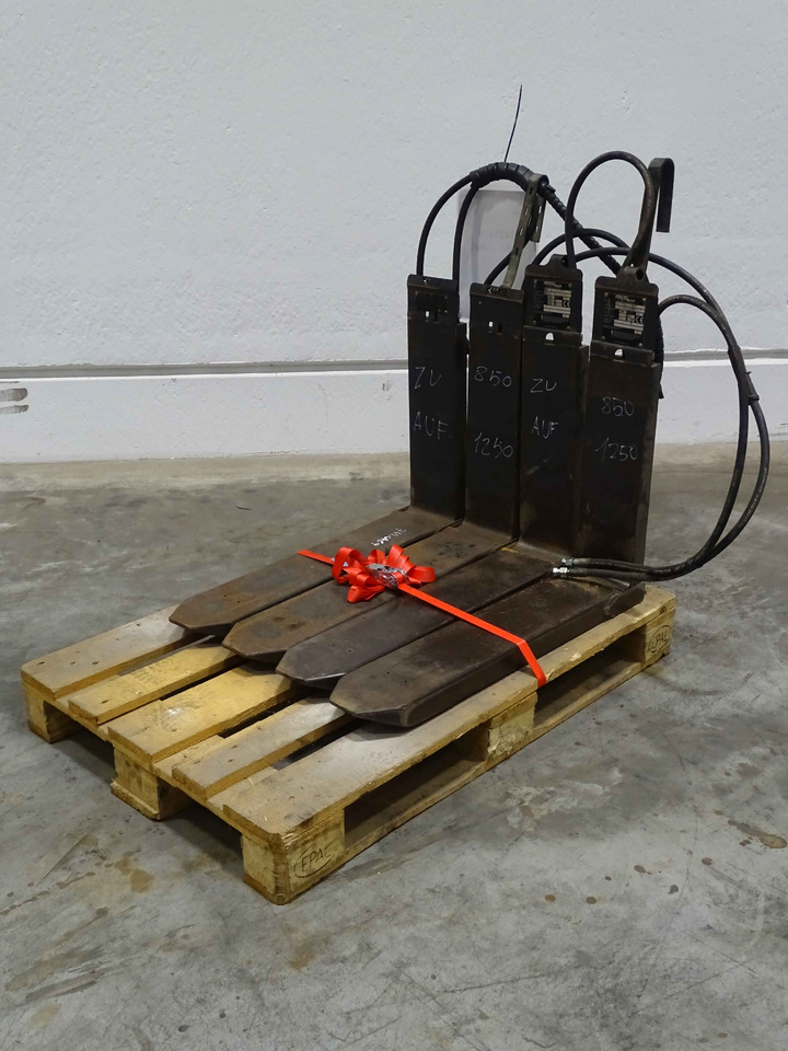 Weitere 2XANBAUGERÄTE - Viljuška: slika 1 Weitere 2XANBAUGERÄTE - Viljuška: slika 1