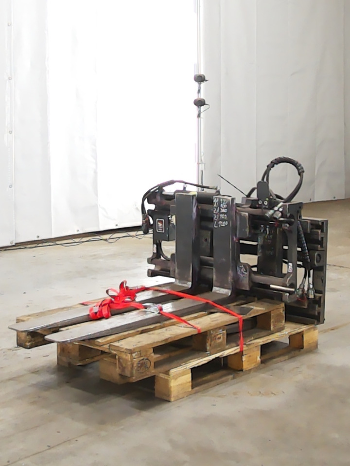 Weitere 2XANBAUGERÄTE - Viljuška: slika 1 Weitere 2XANBAUGERÄTE - Viljuška: slika 1