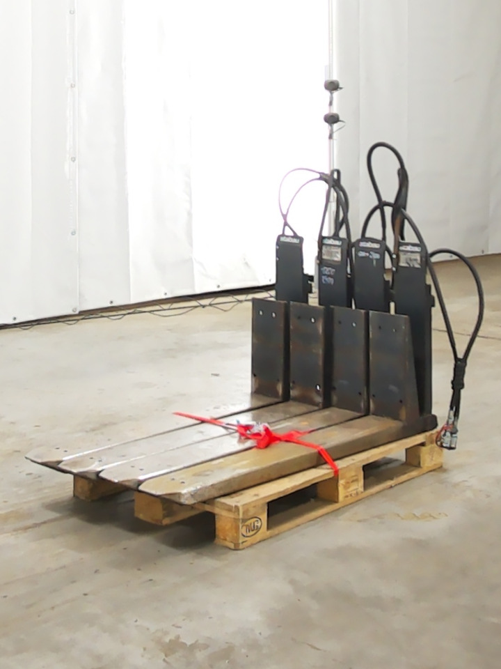 Weitere 2XANBAUGERÄTE - Viljuška: slika 1 Weitere 2XANBAUGERÄTE - Viljuška: slika 1