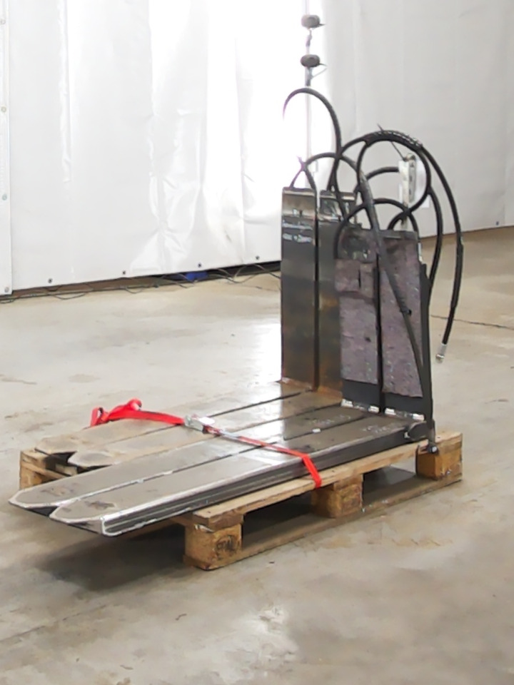 Weitere 2XANBAUGERÄTE - Viljuška: slika 1 Weitere 2XANBAUGERÄTE - Viljuška: slika 1