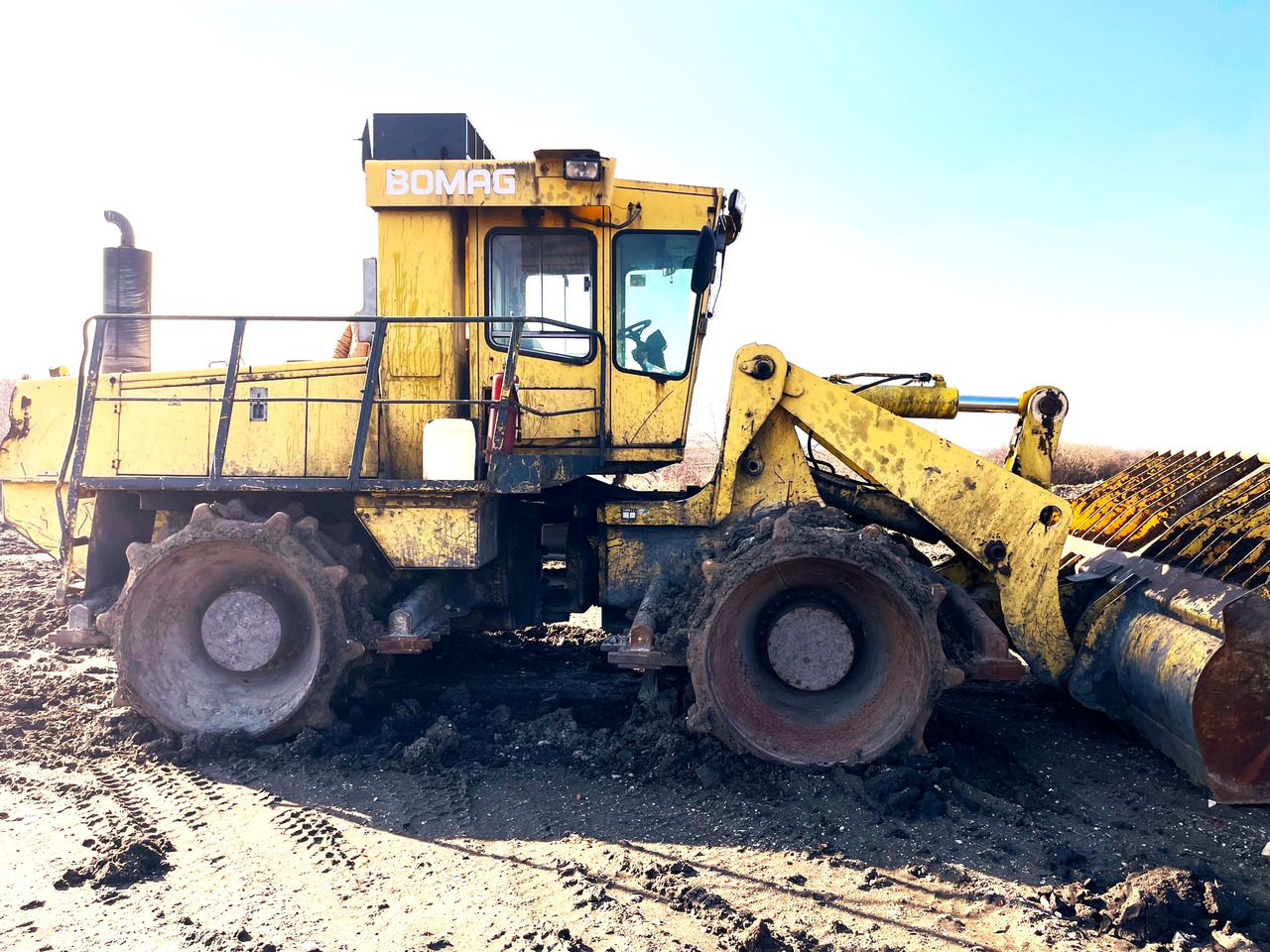 BOMAG BC 671 RS Waste Compactor - Kompaktni utovarivač guseničar: slika 5 BOMAG BC 671 RS Waste Compactor - Kompaktni utovarivač guseničar: slika 5