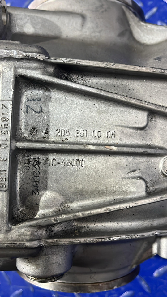 Mercedes Benz Rear Differential W205 A2053510005 - Transmisija: slika 5 Mercedes Benz Rear Differential W205 A2053510005 - Transmisija: slika 5