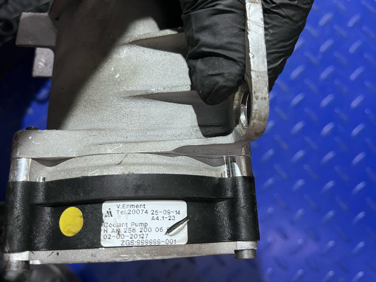 Mercedes Benz Water Pump A2562000600 - Hidraulika: slika 4 Mercedes Benz Water Pump A2562000600 - Hidraulika: slika 4