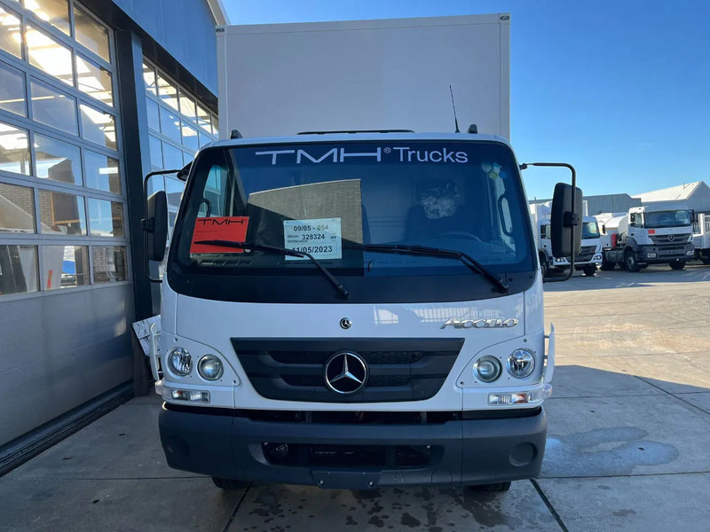 Mercedes-Benz Accelo 915 4x2 Closed Cargo Truck - Kamion sa zatvorenim sandukom: slika 4 Mercedes-Benz Accelo 915 4x2 Closed Cargo Truck - Kamion sa zatvorenim sandukom: slika 4