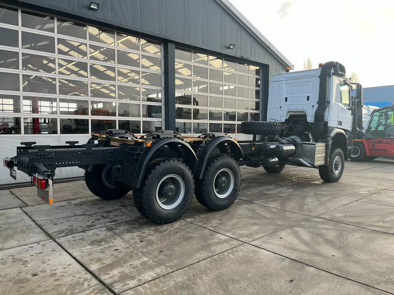 Mercedes-Benz Arocs 3340 A 6x6 Chassis cabin - Kamion sa golom šasijom i zatvorenom kabinom: slika 5 Mercedes-Benz Arocs 3340 A 6x6 Chassis cabin - Kamion sa golom šasijom i zatvorenom kabinom: slika 5