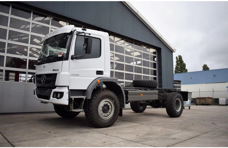 Mercedes-Benz Atego 1725 4x4 Chassis Cabin (2 units) - Kamion sa golom šasijom i zatvorenom kabinom: slika 1 Mercedes-Benz Atego 1725 4x4 Chassis Cabin (2 units) - Kamion sa golom šasijom i zatvorenom kabinom: slika 1