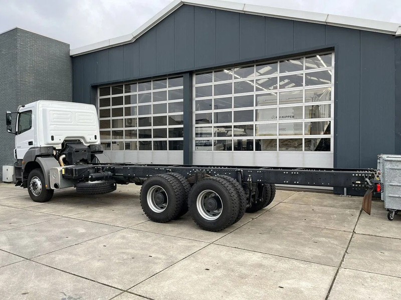 Mercedes-Benz Axor 3344 6x4 Chassis Cabin - Kamion sa golom šasijom i zatvorenom kabinom: slika 3 Mercedes-Benz Axor 3344 6x4 Chassis Cabin - Kamion sa golom šasijom i zatvorenom kabinom: slika 3