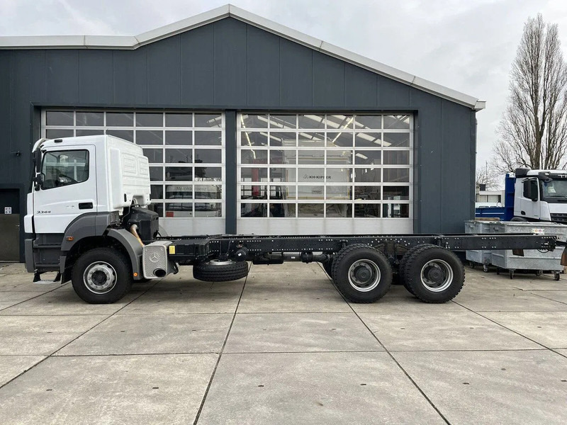 Mercedes-Benz Axor 3344 6x4 Chassis Cabin - Kamion sa golom šasijom i zatvorenom kabinom: slika 2 Mercedes-Benz Axor 3344 6x4 Chassis Cabin - Kamion sa golom šasijom i zatvorenom kabinom: slika 2