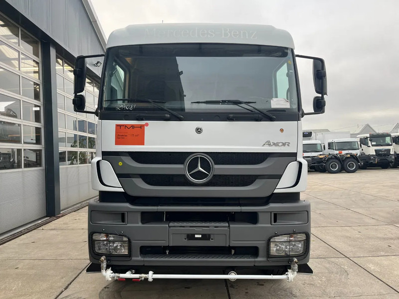 Mercedes-Benz Axor 3344 6x4 Water Tank Truck - Kamion cisterna: slika 4 Mercedes-Benz Axor 3344 6x4 Water Tank Truck - Kamion cisterna: slika 4