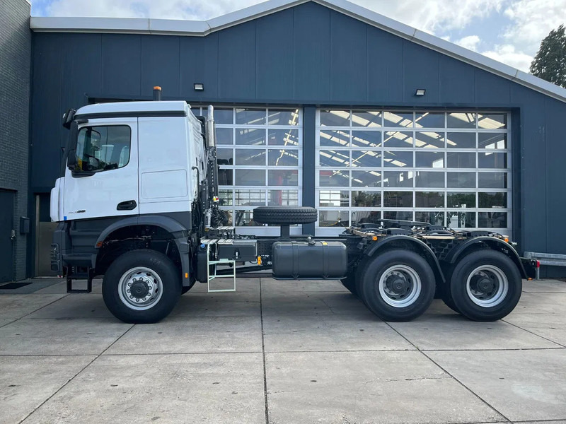 Mercedes-Benz Arocs 4058 AS 6x6 Tractor Head 180T Push Pull EURO-5 - Tegljač: slika 2 Mercedes-Benz Arocs 4058 AS 6x6 Tractor Head 180T Push Pull EURO-5 - Tegljač: slika 2