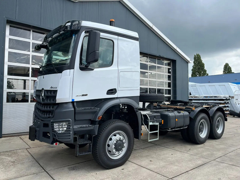 Mercedes-Benz Arocs 4058 AS 6x6 Tractor Head 180T Push Pull (Pre order) - Tegljač: slika 1 Mercedes-Benz Arocs 4058 AS 6x6 Tractor Head 180T Push Pull (Pre order) - Tegljač: slika 1