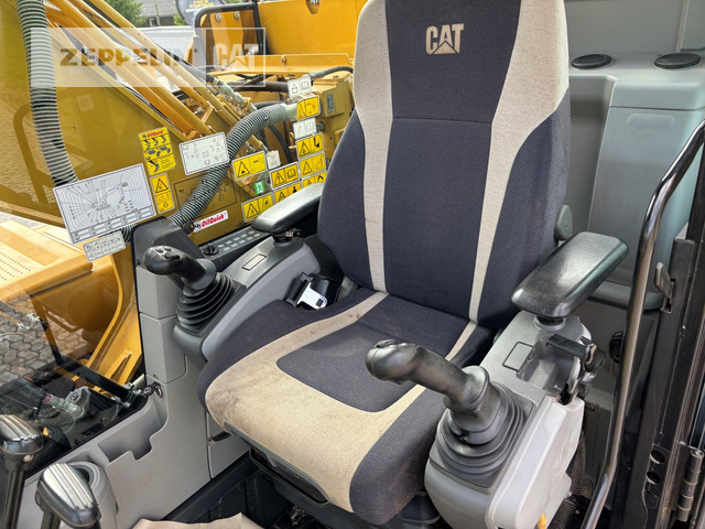 Bager guseničar Cat 320FL: slika 14