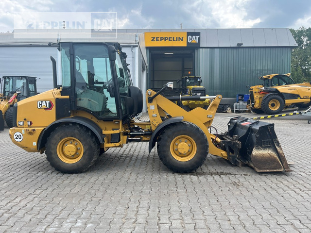 Cat 907M - Utovarivač točkaš: slika 4 Cat 907M - Utovarivač točkaš: slika 4