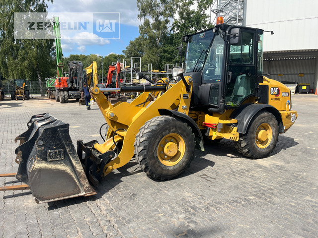 Cat 907M - Utovarivač točkaš: slika 1 Cat 907M - Utovarivač točkaš: slika 1