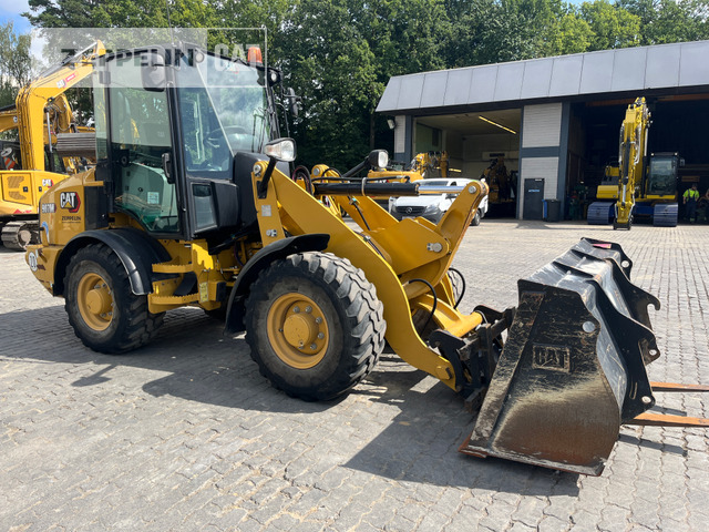 Cat 907M - Utovarivač točkaš: slika 3 Cat 907M - Utovarivač točkaš: slika 3