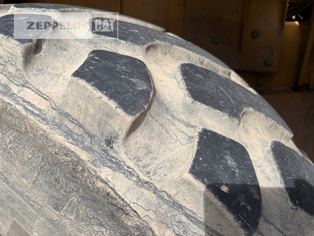 Utovarivač točkaš Cat 962M: slika 6