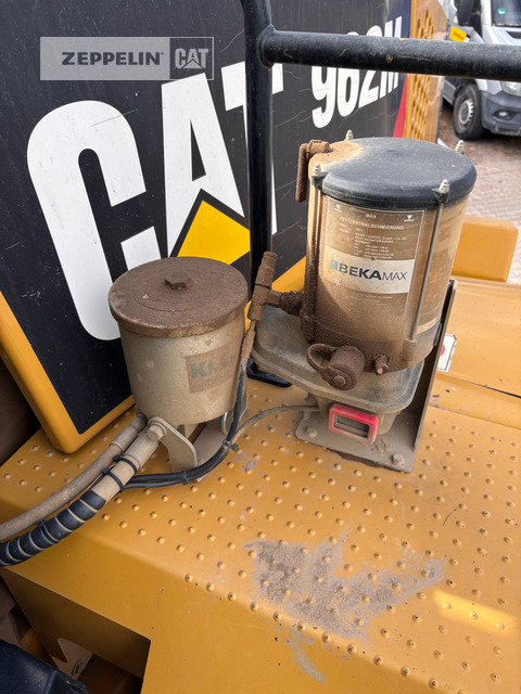 Utovarivač točkaš Cat 962M: slika 11