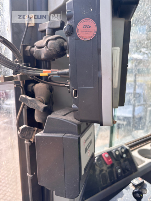 Utovarivač točkaš Cat 962M: slika 10