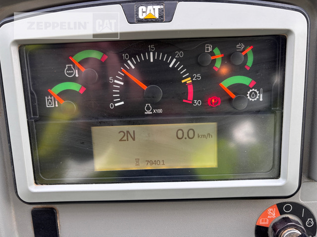 Utovarivač točkaš Cat 966M: slika 10 Utovarivač točkaš Cat 966M: slika 10