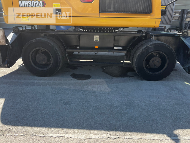 Bager za obradu otpada/ Industrije Cat MH3024-06C: slika 12